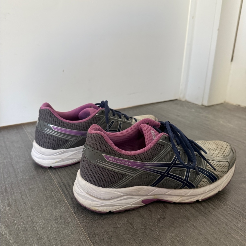 Women's Gray and Pink Running Shoes